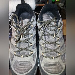 Size 13 Merrell vibrant